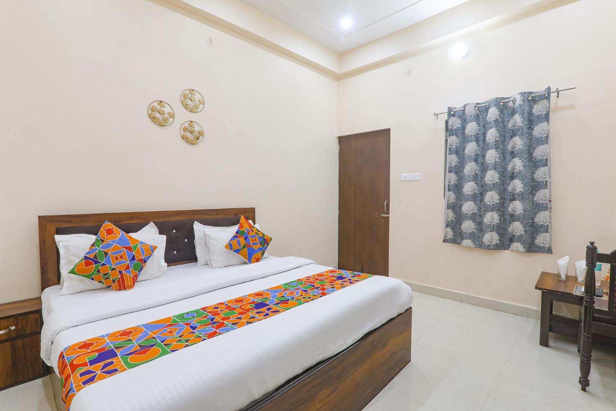 Fabhotel Rk Palace Ayodhya Exterior photo